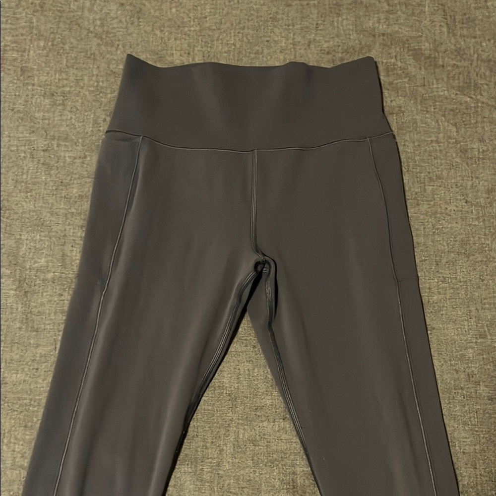 Vuori Grey Studio Pocket Leggings - Picture 5 of 9